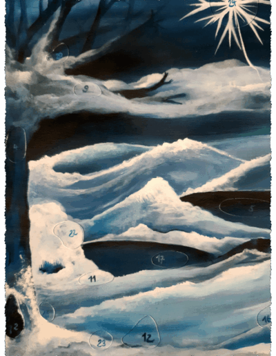 Ausschnitt mit Blick auf Baum und See zwischen den Schneehügeln.